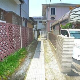 16/16 エントランス