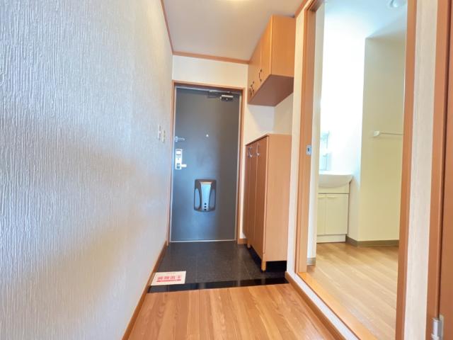 13/27 玄関