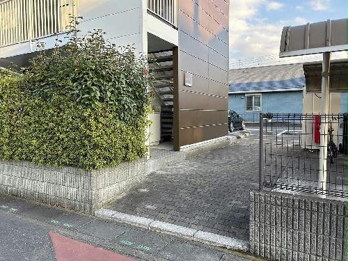 13/14 エントランス