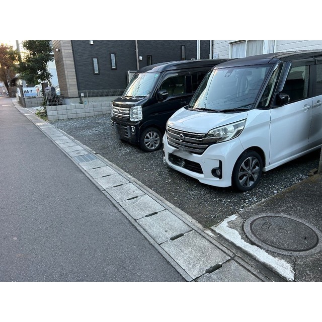23/23 駐車場