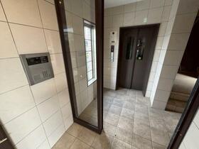 15/15 エントランス