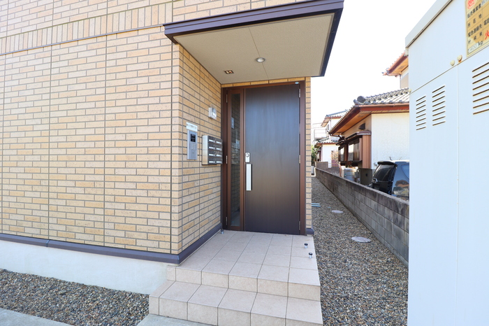 18/26 エントランス