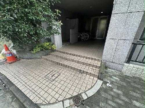 14/14 エントランス