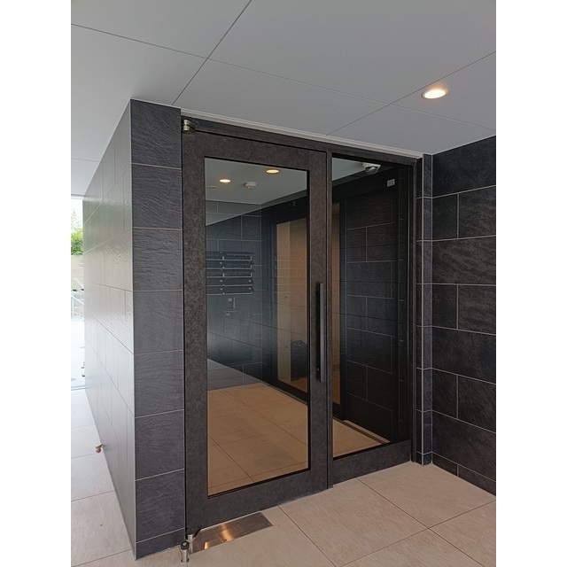 16/16 エントランス