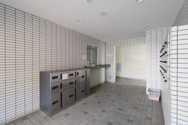 20/21 エントランス