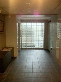 16/16 エントランス