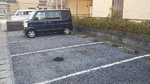 14/14 駐車場