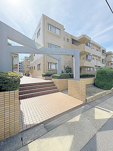 2/4 エントランス