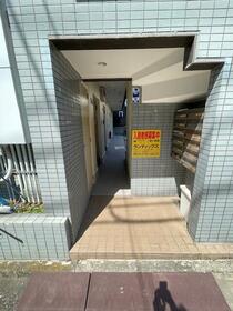 16/25 エントランス