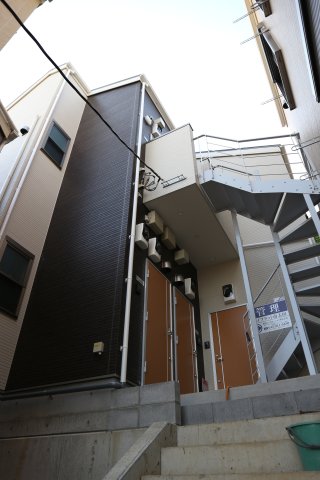 16/26 エントランス