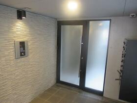 16/20 エントランス