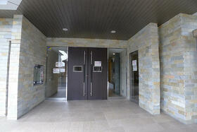 14/16 エントランス