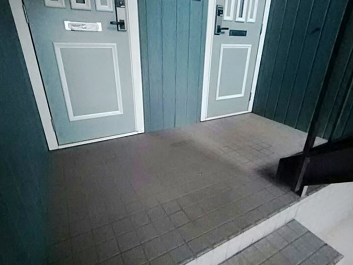 18/22 エントランス