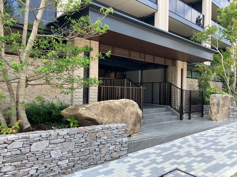 15/16 エントランス