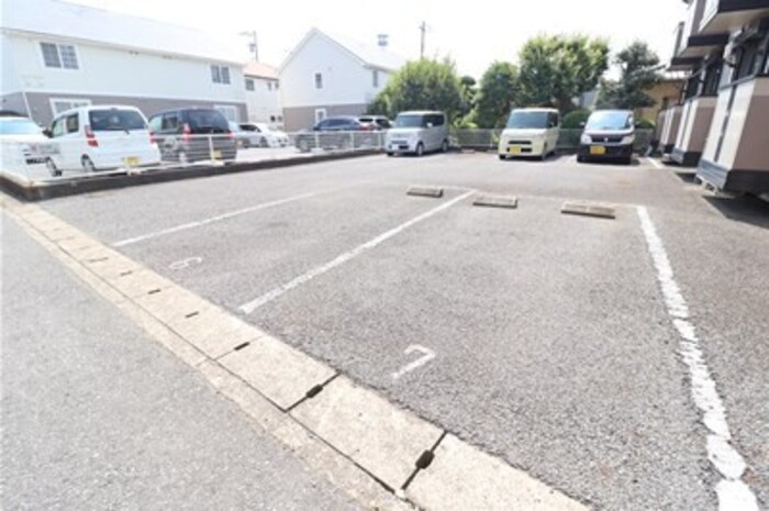 15/15 駐車場