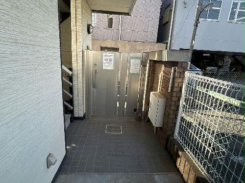 14/14 エントランス