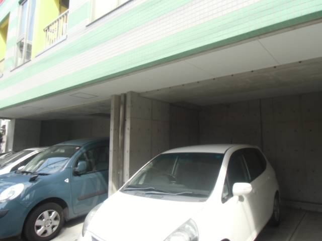 22/30 駐車場
