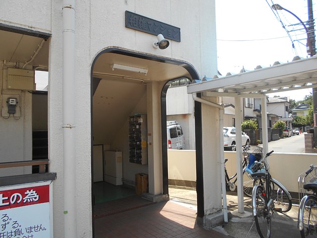 21/29 エントランス