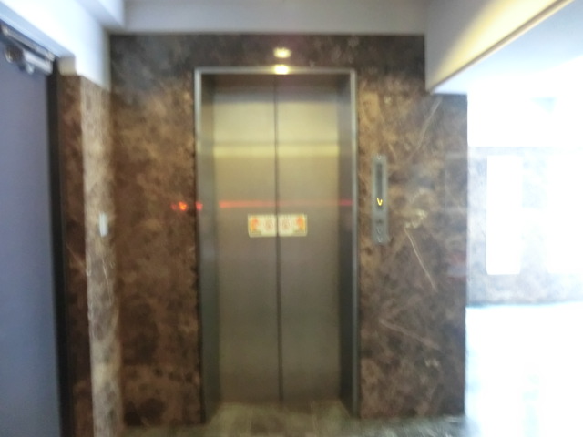 22/30 エントランス