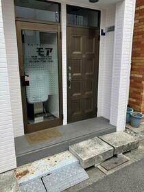 2/2 エントランス