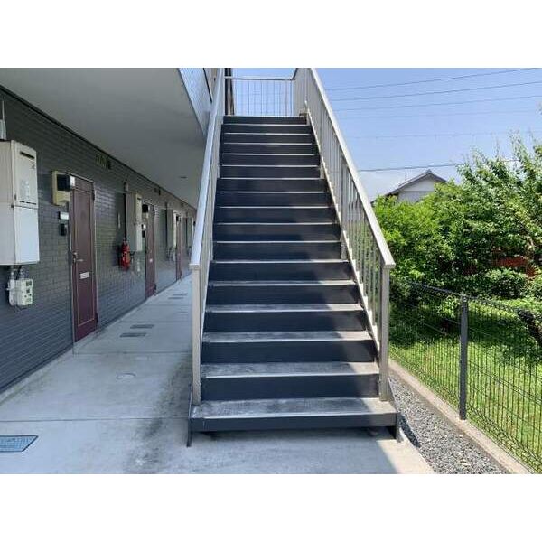 16/17 エントランス