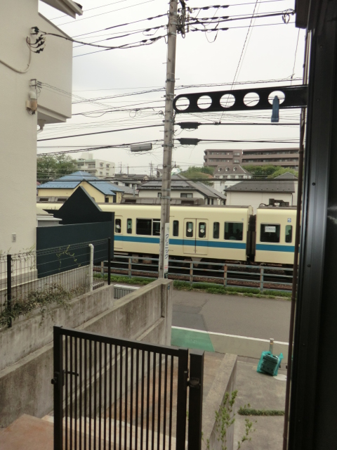 21/30 エントランス