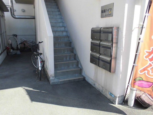 21/30 エントランス