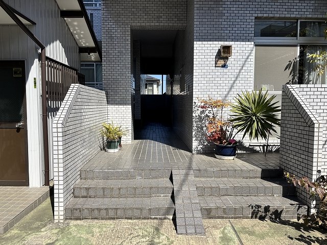 15/22 エントランス