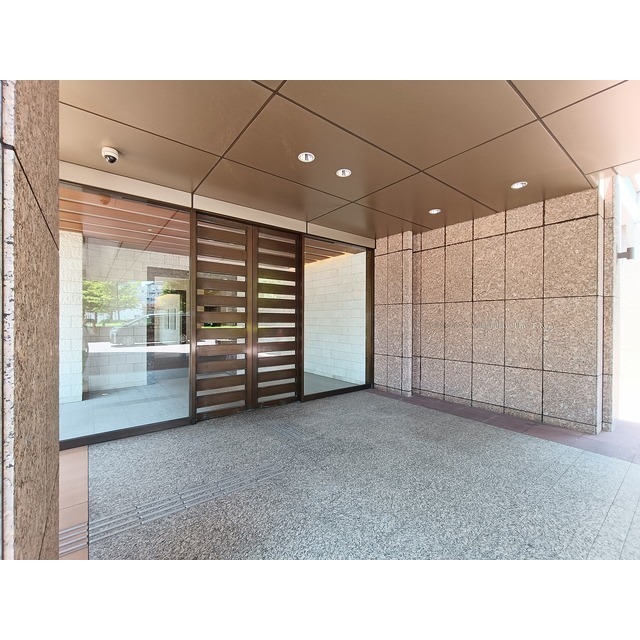 2/2 エントランス