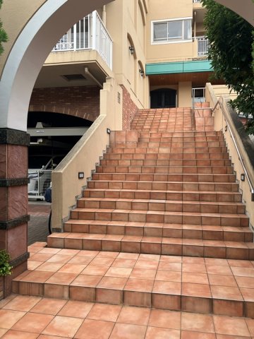 18/24 エントランス