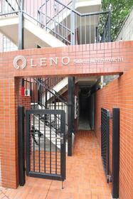 2/2 エントランス