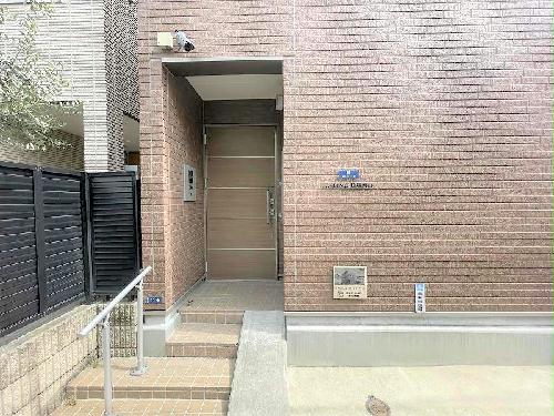 14/18 エントランス