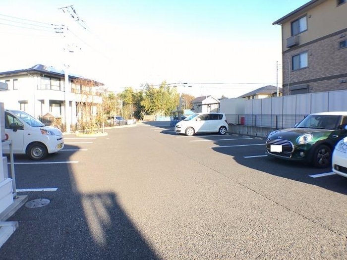 20/28 駐車場