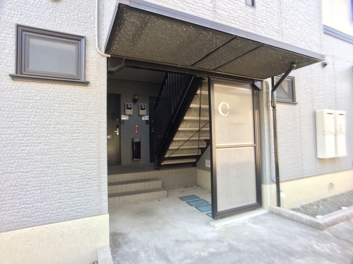 16/18 エントランス