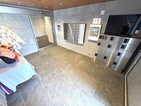 2/2 エントランス