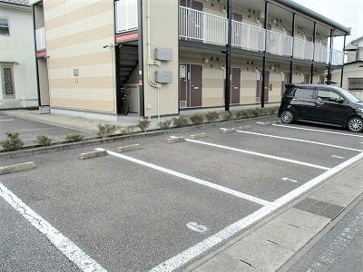 14/14 駐車場