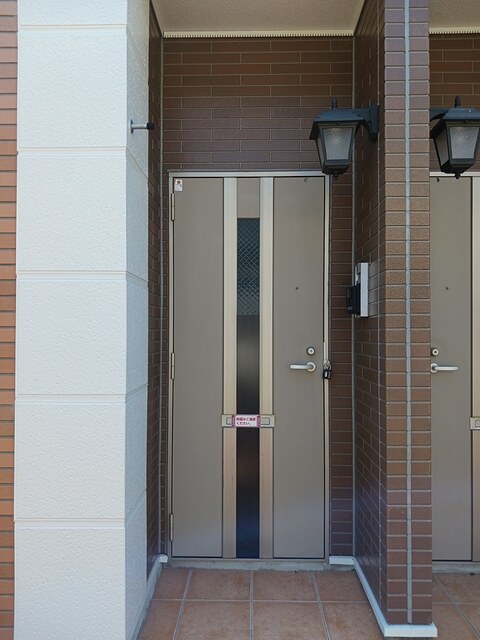 13/17 エントランス