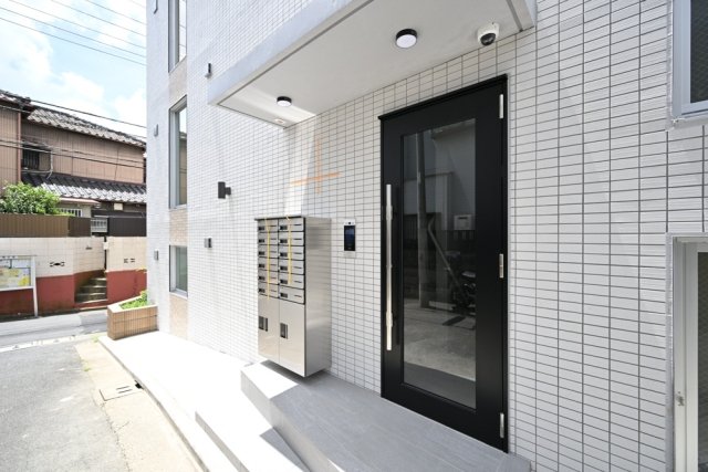 23/30 エントランス