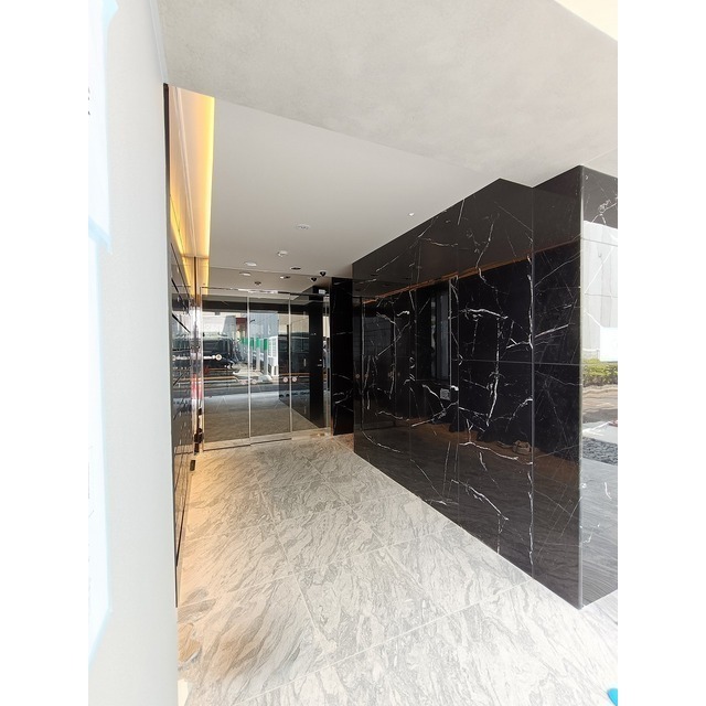 17/17 エントランス