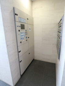 16/16 エントランス