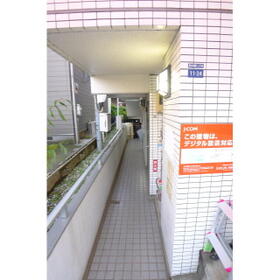 16/16 エントランス