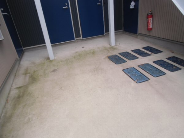 22/30 エントランス