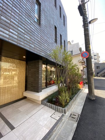 16/18 エントランス