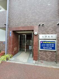 2/2 エントランス