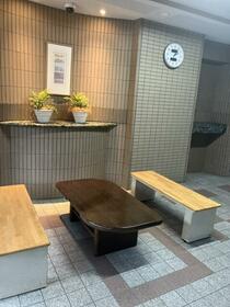 16/16 エントランス