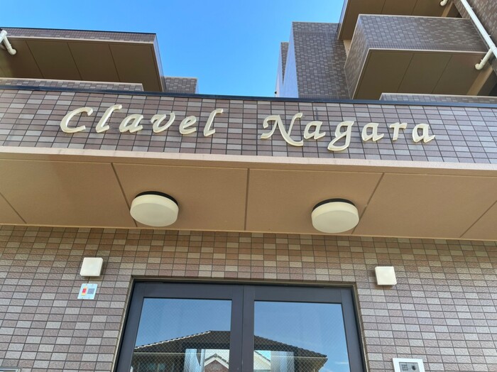 18/19 エントランス