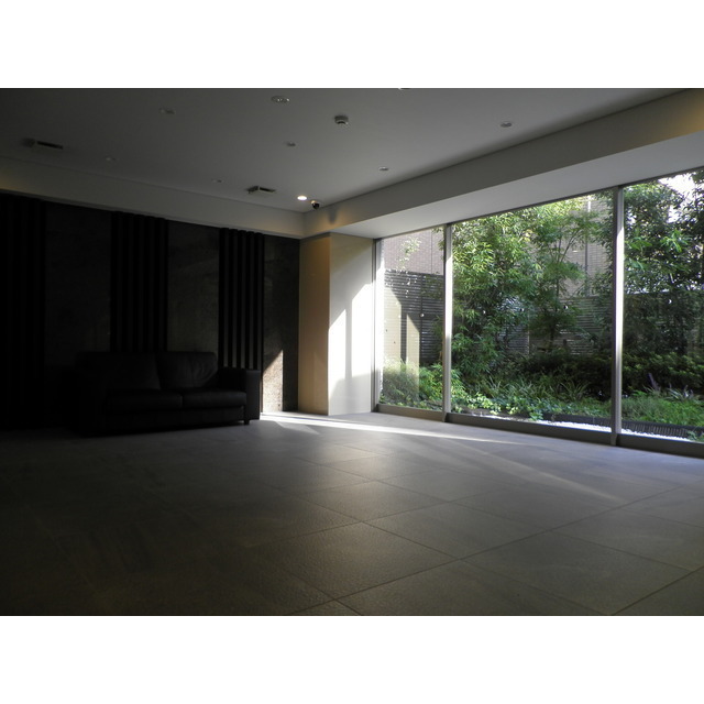 22/30 エントランス