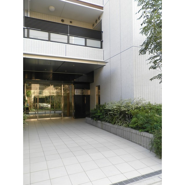 23/30 エントランス