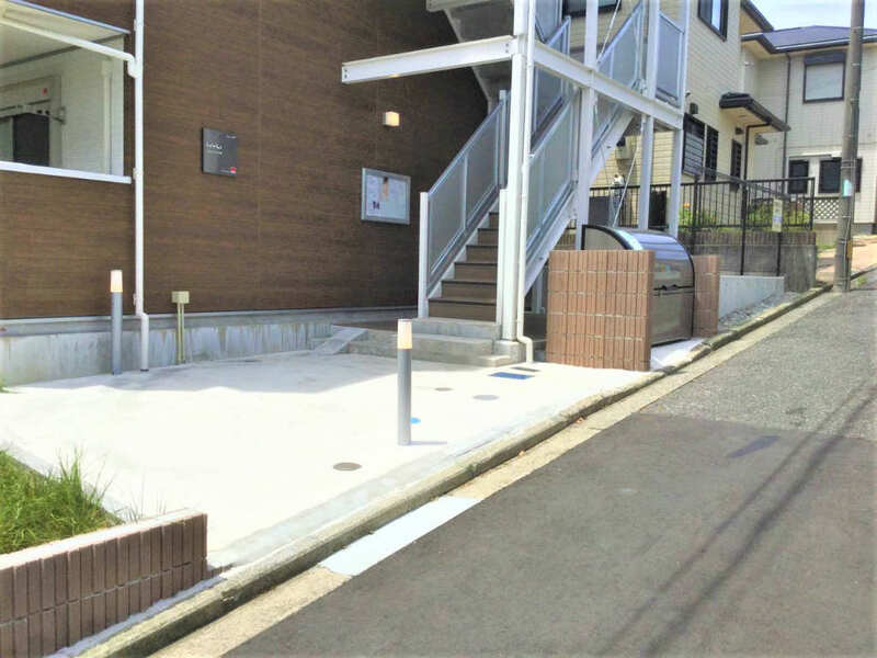 23/30 エントランス