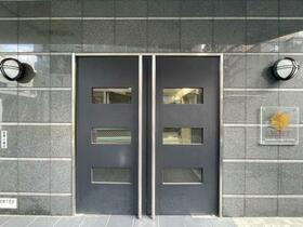 3/4 エントランス